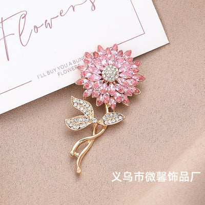 Enhance your look with this elegant sunflower crystal brooch—perfect for weddings, romantic gifts, jackets, scarves & party outfits. Vintage charm meets high‑quality sparkle