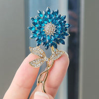 Enhance your look with this elegant sunflower crystal brooch—perfect for weddings, romantic gifts, jackets, scarves & party outfits. Vintage charm meets high‑quality sparkle