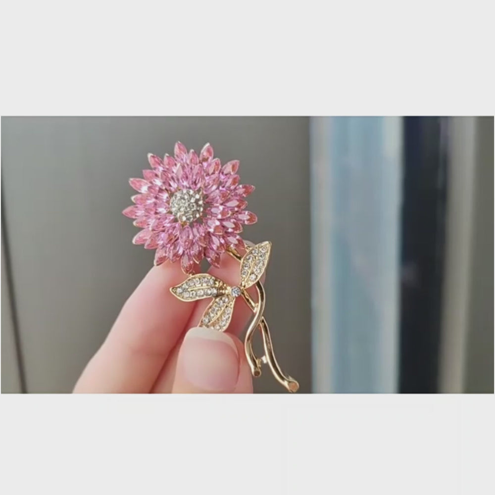Enhance your look with this elegant sunflower crystal brooch—perfect for weddings, romantic gifts, jackets, scarves & party outfits. Vintage charm meets high‑quality sparkle